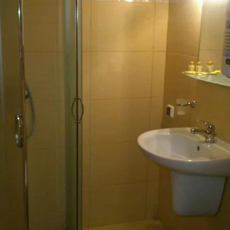 Fantasy Saint Constantine And Helena 圣君士坦丁和海伦那