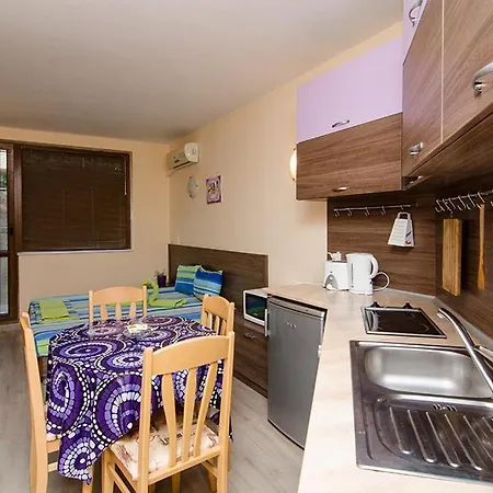 Fantasy Saint Constantine And Helena 圣君士坦丁和海伦那