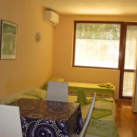 Fantasy Saint Constantine And Helena 圣君士坦丁和海伦那