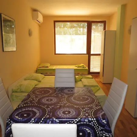 Fantasy Saint Constantine And Helena 圣君士坦丁和海伦那