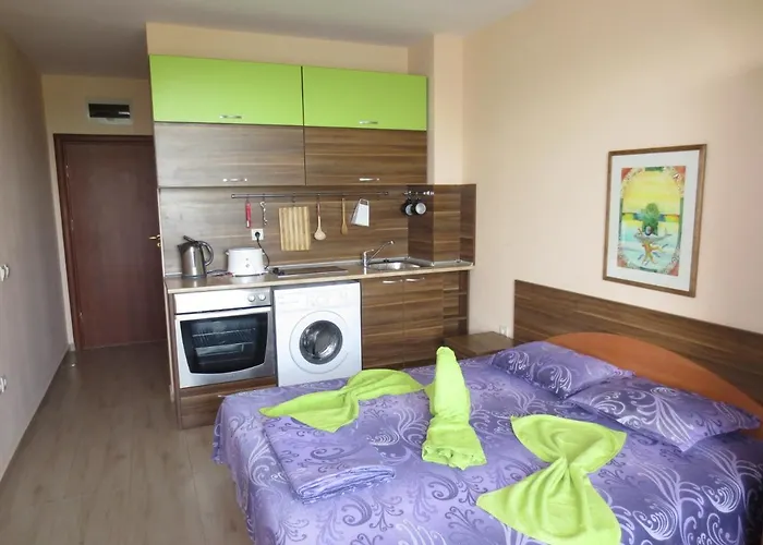 דירה Fantasy Saint Constantine And Helena