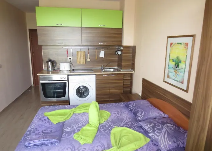 Fantasy Saint Constantine And Helena דירה